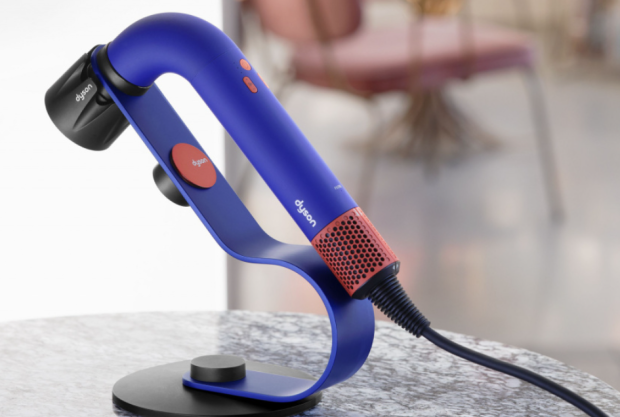 Dyson на показе Chloé: эволюция красоты на подиуме