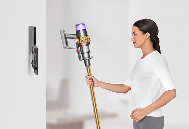 Пылесос Dyson Cyclone Total Clean V10 беспроводной серый: станция и 8 насадок