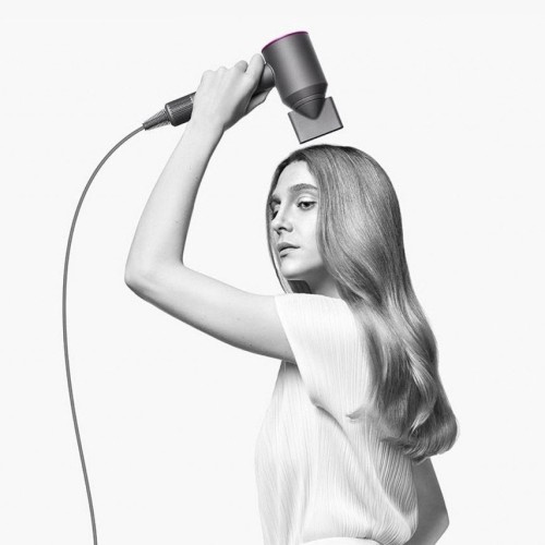 Фен Dyson Supersonic HD03 с 4 насадками в дорожном чехле и расческами